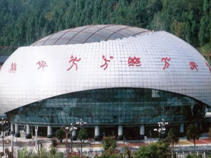 海南体育中心球形网架加工安装